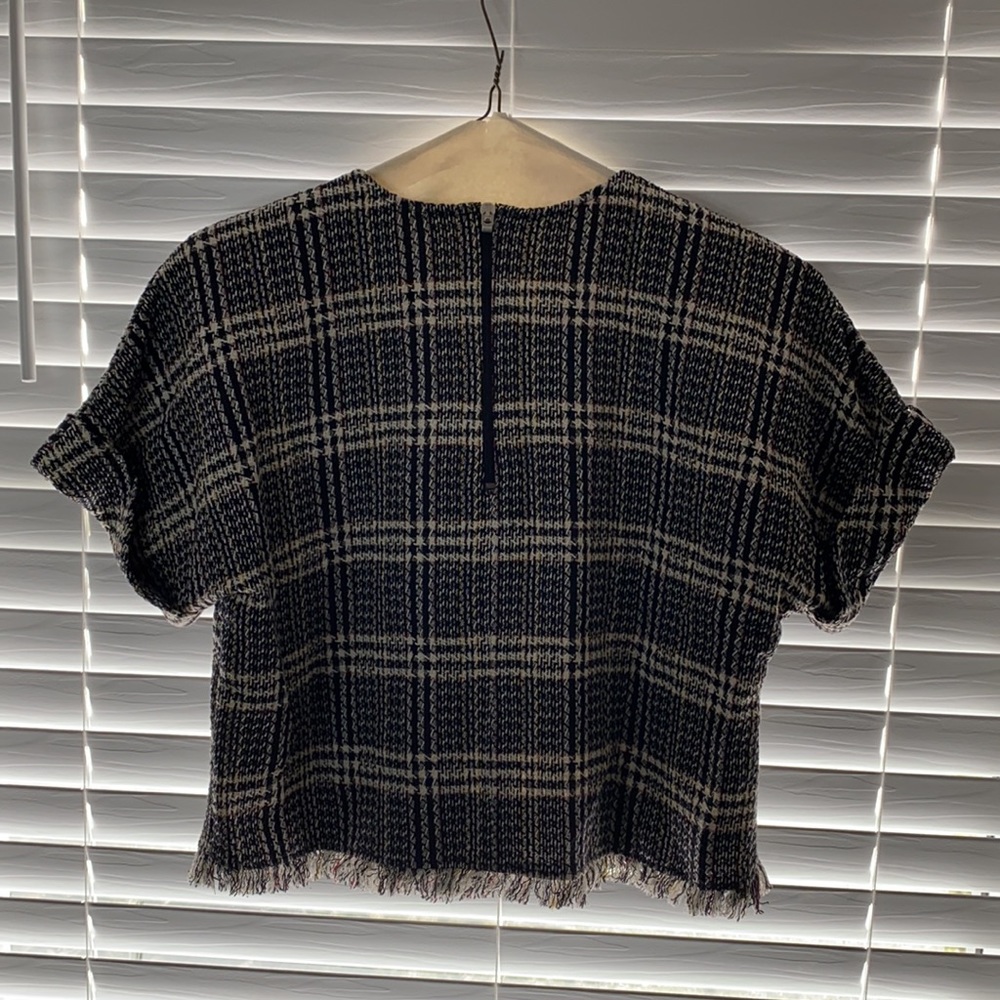 Top - Picture 2 of 4